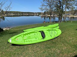 Stone Ledge Lake Getaway