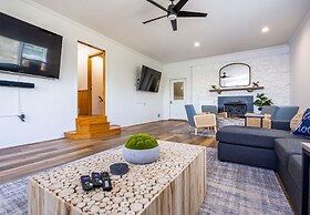 Stone Ledge Lake Getaway