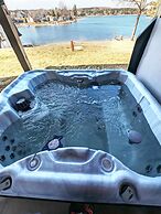 Stone Ledge Lake Getaway
