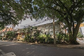 HOLT - Astorga Gardens - The Egyptian