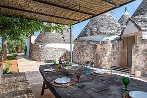 Tenuta Diciassetteconi Trulli With Pool