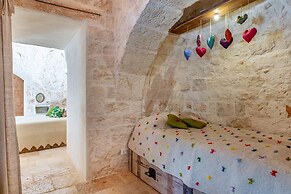 Tenuta Diciassetteconi Trulli With Pool