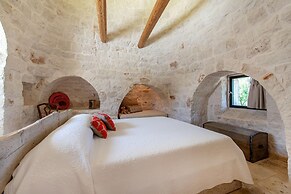 Tenuta Diciassetteconi Trulli With Pool