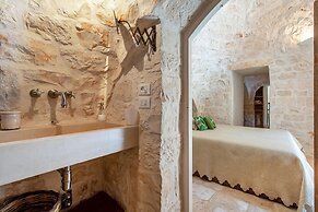 Tenuta Diciassetteconi Trulli With Pool