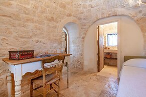 Tenuta Diciassetteconi Trulli With Pool