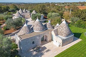 Tenuta Diciassetteconi Trulli With Pool