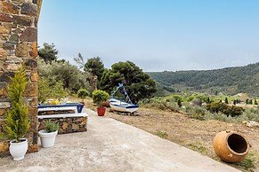 Charming 1-bed House in Stafylos