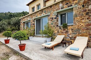 Charming 1-bed House in Stafylos