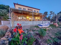 Charming 1-bed House in Stafylos