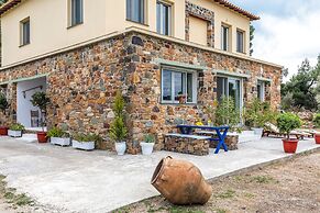 Charming 1-bed House in Stafylos