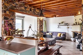 Charming 1-bed House in Stafylos