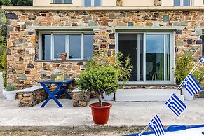 Charming 1-bed House in Stafylos