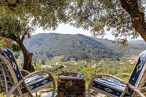 Charming 1-bed House in Stafylos