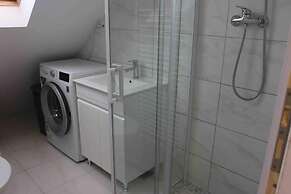 Impeccable 2-bed House in Albești