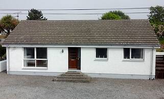 Lovely 3 Bedroom Bungalow Located in Drummore