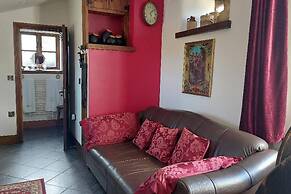 Peak District Cottage set in 5 Acres Near Buxton