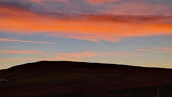 Peak District Cottage set in 5 Acres Near Buxton