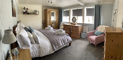 Stunning Two Bedroom Cottage in Honley