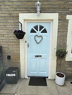 Stunning Two Bedroom Cottage in Honley