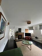 2 Bed Grade 2 - Dates Back to 1500's