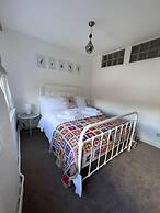 2 Bed Grade 2 - Dates Back to 1500's