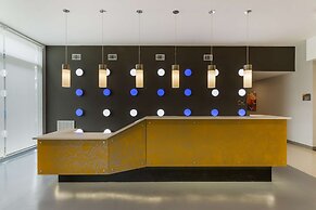 Glō Best Western Pooler - Savannah Airport Hotel