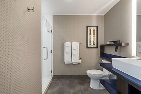 Glō Best Western Pooler - Savannah Airport Hotel