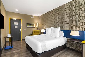 Glō Best Western Pooler - Savannah Airport Hotel