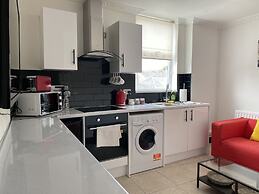 Modern 2 Bedroom Flat in Robert st, Swansea