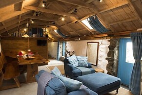 Tigh Bhisa Blackhouse