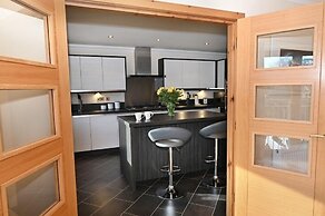 Inverness City Apartment