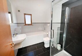 Inverness City Apartment