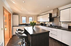 Inverness City Apartment