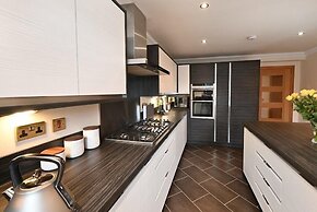 Inverness City Apartment