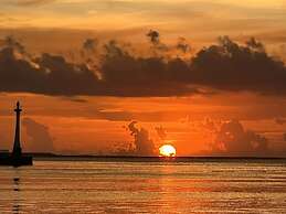 One South Place Hotel