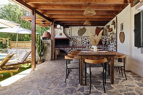 Villa Fisi 1 - Pool, Hot Tub & Mountain View