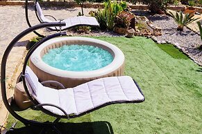 Villa Fisi 1 - Pool, Hot Tub & Mountain View