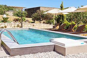 Villa Fisi 1 - Pool, Hot Tub & Mountain View