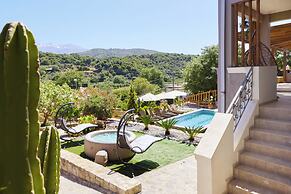 Villa Fisi 1 - Pool, Hot Tub & Mountain View