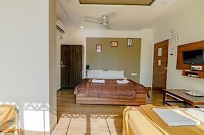 White House Beach Resort