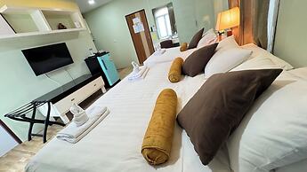 Daddy Dream Hotel and Residence