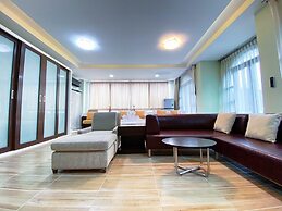 Daddy Dream Hotel and Residence