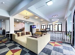 Daddy Dream Hotel and Residence