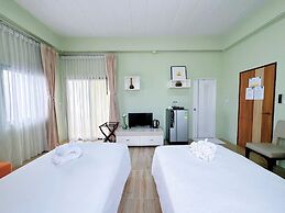 Daddy Dream Hotel and Residence