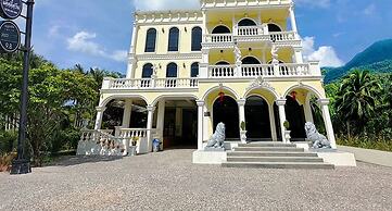 Daddy Dream Hotel and Residence