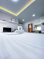 Daddy Dream Hotel and Residence