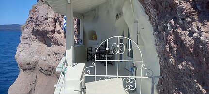 Studio in Old Port of Fira, Sea View, Santorini