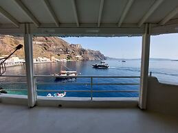 Studio in Old Port of Fira, Sea View, Santorini