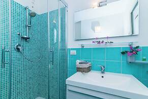 Piazzetta Casa Paola 200m From The Sea