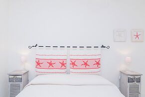 Piazzetta Casa Paola 200m From The Sea